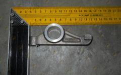 Коромысло впускного клапана 614050048