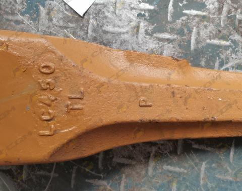 Наконечник ковша без адаптера скальный CDM6376 60300009941/LC450TL